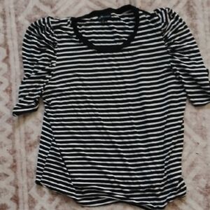 🚨5 For $25🚨Classic Black and White Striped Women's Tee